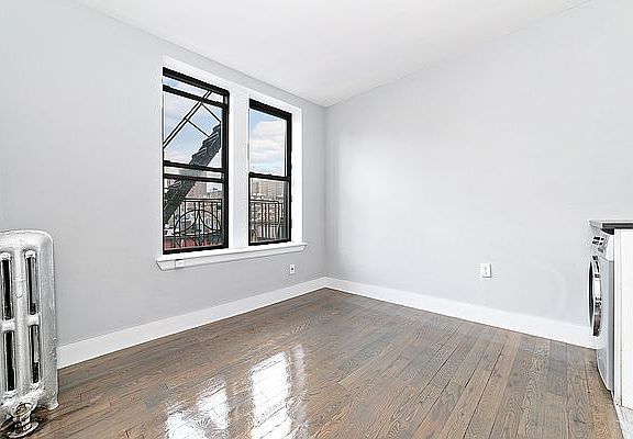 2nd image of 1661 Park Ave #6A