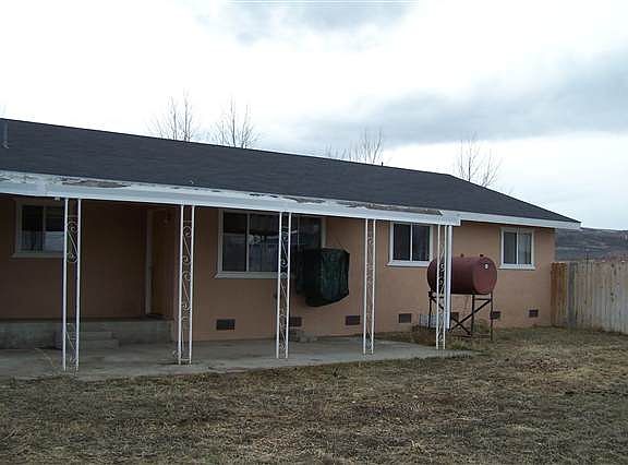 3rd image of 718-925 Plumas Ave