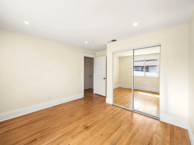 6190 Mesa Ave — Photo 14
