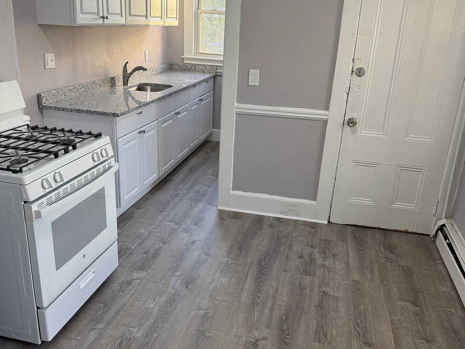 2 bed, 1000 sqft, $2,500 — Photo 3