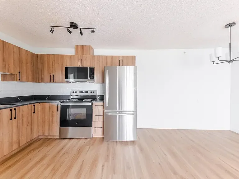 609 King St — Photo 7