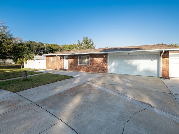 2nd image of 2352 Middlecoff Ct
