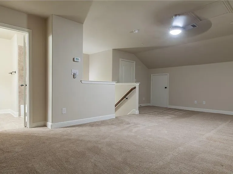 1805 Desoto Dr — Photo 23