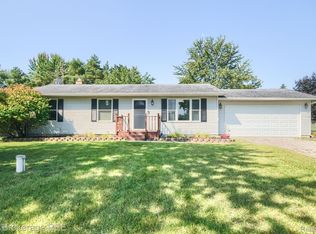 2463 Tomahawk Dr, Lapeer, MI 48446