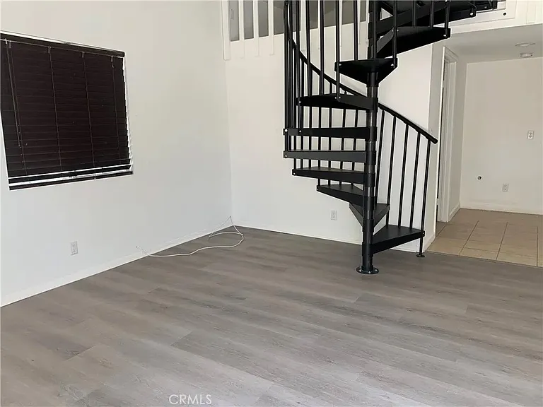 5820 Calvin Ave — Photo 7