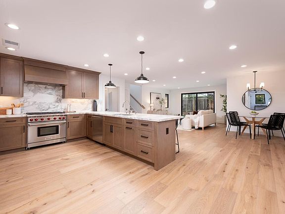 3rd image of 2080 Arroyo Ave