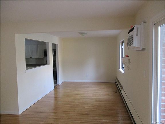 3rd image of 7 Brevoort Dr APT 2A