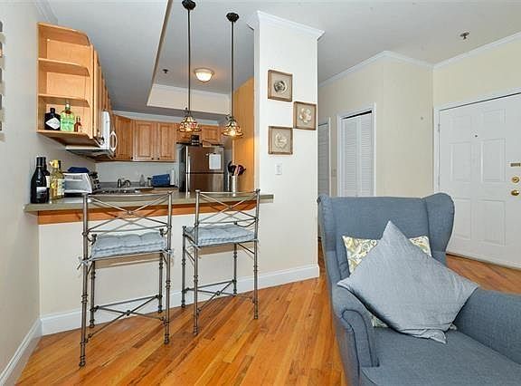 2nd image of 317 Monroe St APT 2