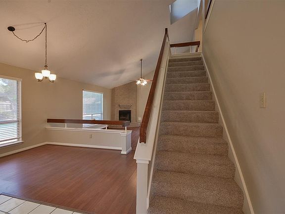 4th image of 2822 Twin Knolls Dr