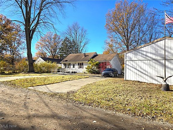 2nd image of 4949 Palmetto Dr