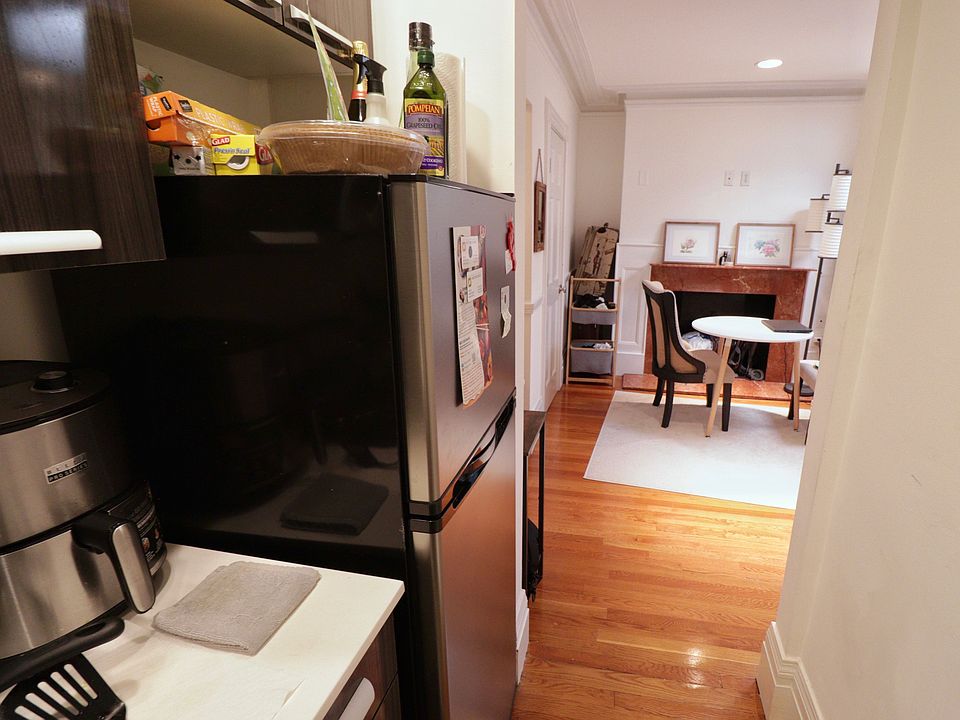 1st image of 2544 Newbury St #5