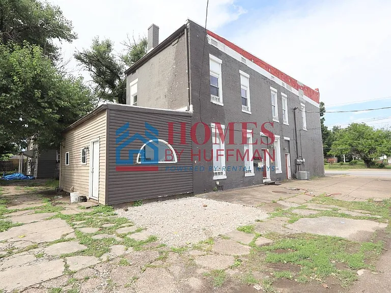 621 North Fulton Avenue — Photo 1