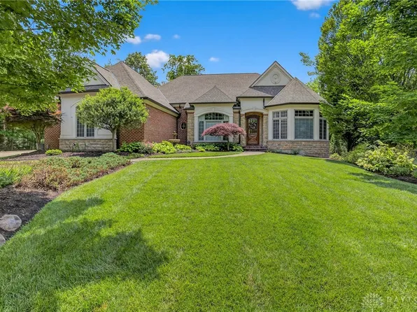 1028 Wild Hickory Ln, Dayton, OH 45458