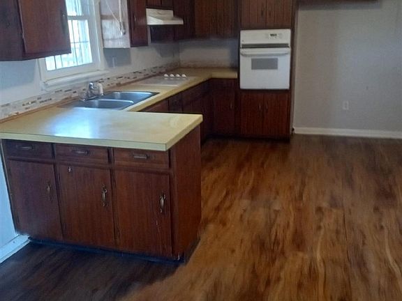3rd image of 598 Bale Ave