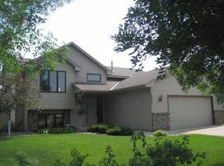 7677 Homestead Ct S, Cottage Grove, MN 55016