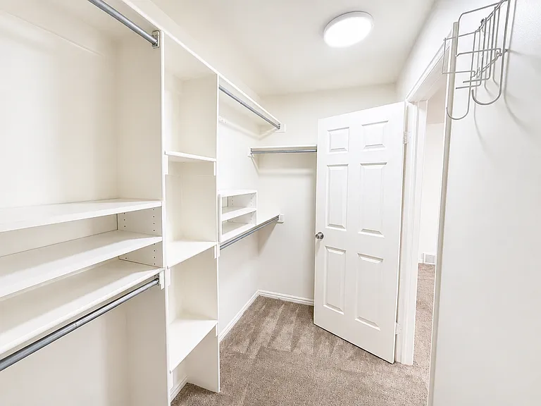 1564 E Hidden Valley Dr — Photo 21