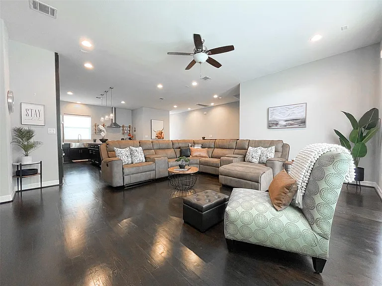1611 Crockett St — Photo 15