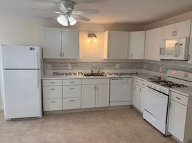 92-94 Anthony Avenue, 2F