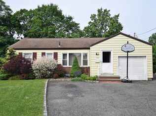 1404 Amend Dr, Merrick, NY 11566