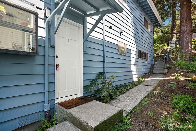 4th image of 3438 14th Avenue W