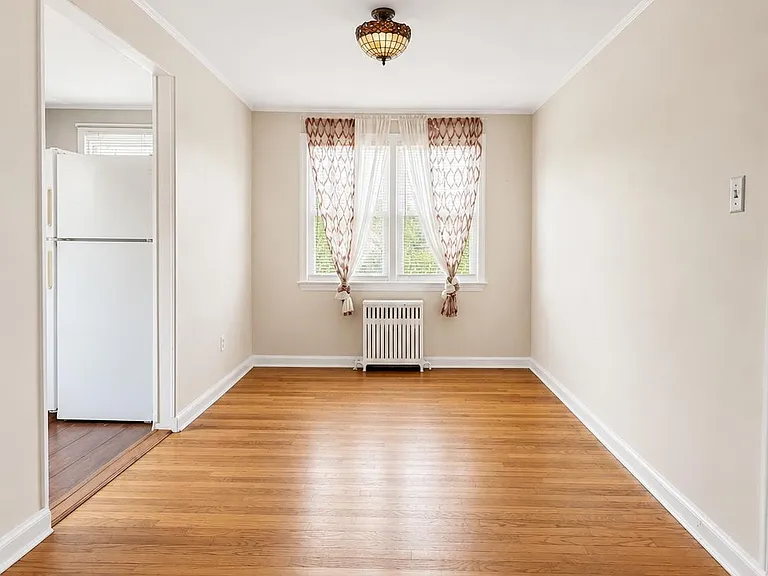 31 Maple Ave — Photo 4