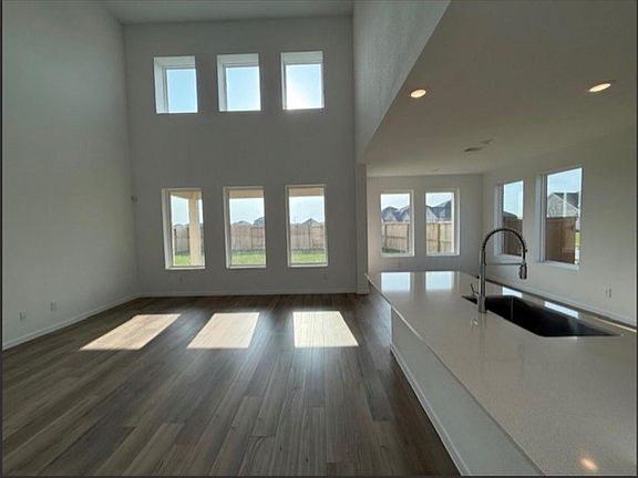 7th image of this home