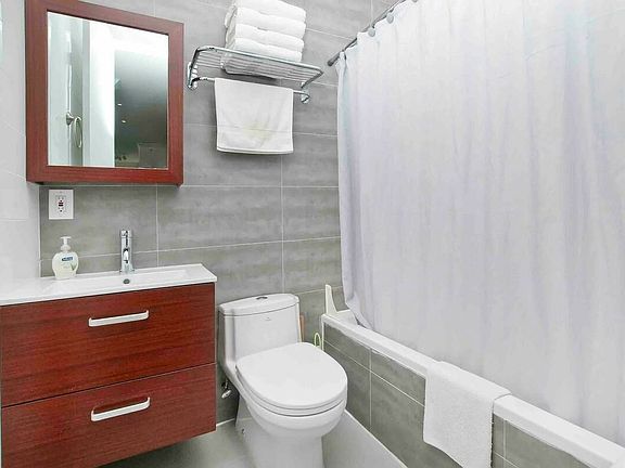 5th image of 320 E 109th St #15