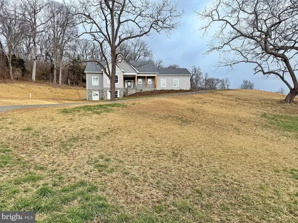 146 Broomsedge Ln, Winchester, VA 22602