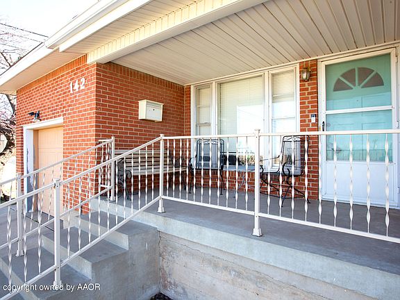 2nd image of 142 N Goliad St