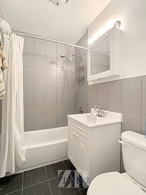 Rented by Zjama Realty Corp | media 1