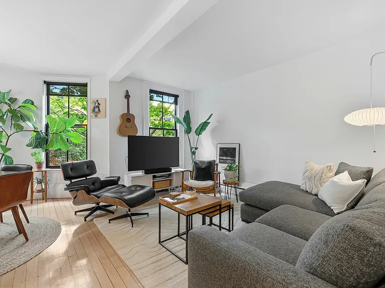 79 Montgomery St #2 — Photo 5