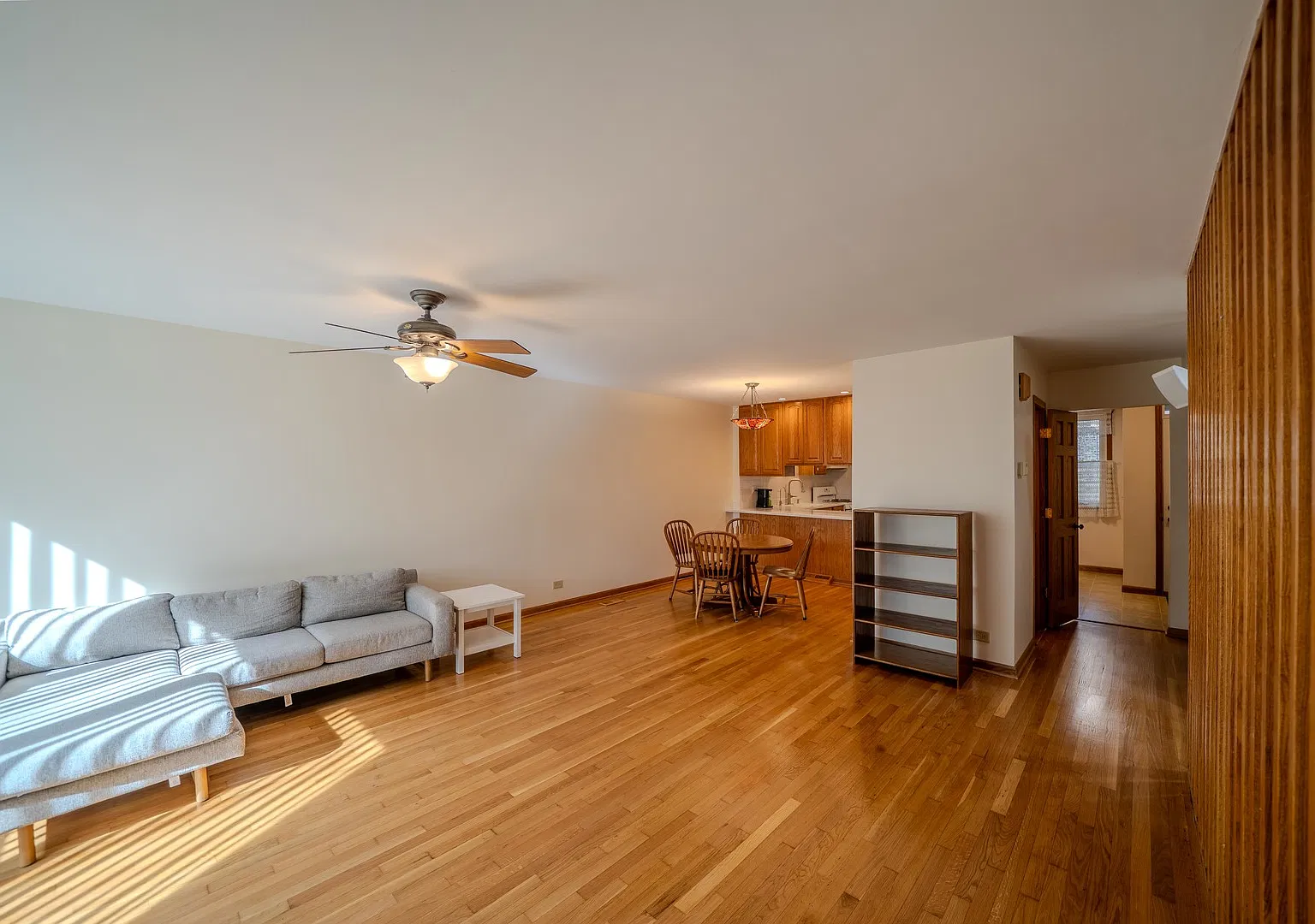 3 bed, 2.5 bath, 1543 sqft, $3,800 — Photo 2