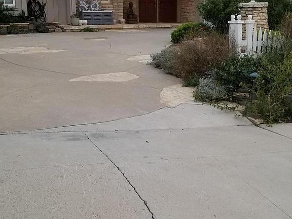 3rd image of 6614 E Tamarind St