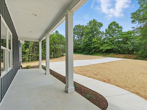 4th image of 168 Pettigrew Dr