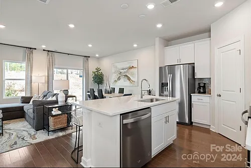 1652 Village Grove Ln Photo 1