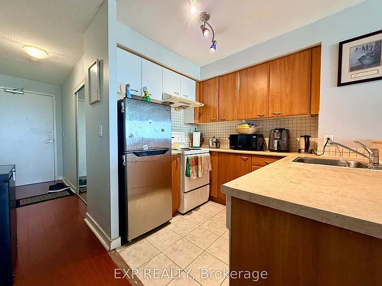 38 Lee Centre Dr #2101 — Photo 7