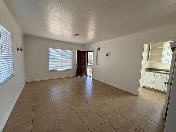 4th image of 33 W Curtis St