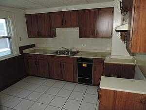 Unit 1: Dine-in kitchen.
