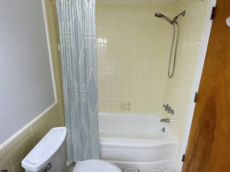355 E Forteen Mile Rd — Photo 12