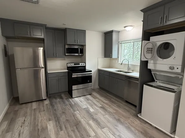 1818 P St APT 7, Sacramento, CA 95811