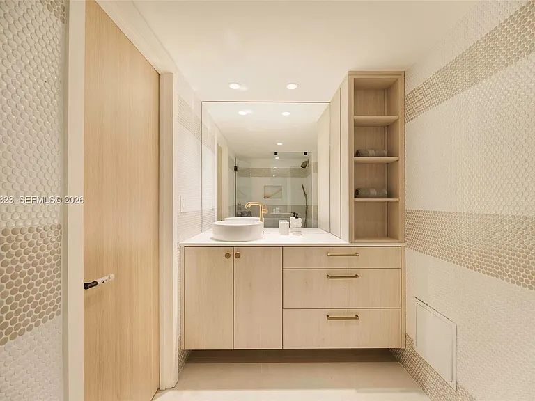 2301 Collins Ave #526 — Photo 19