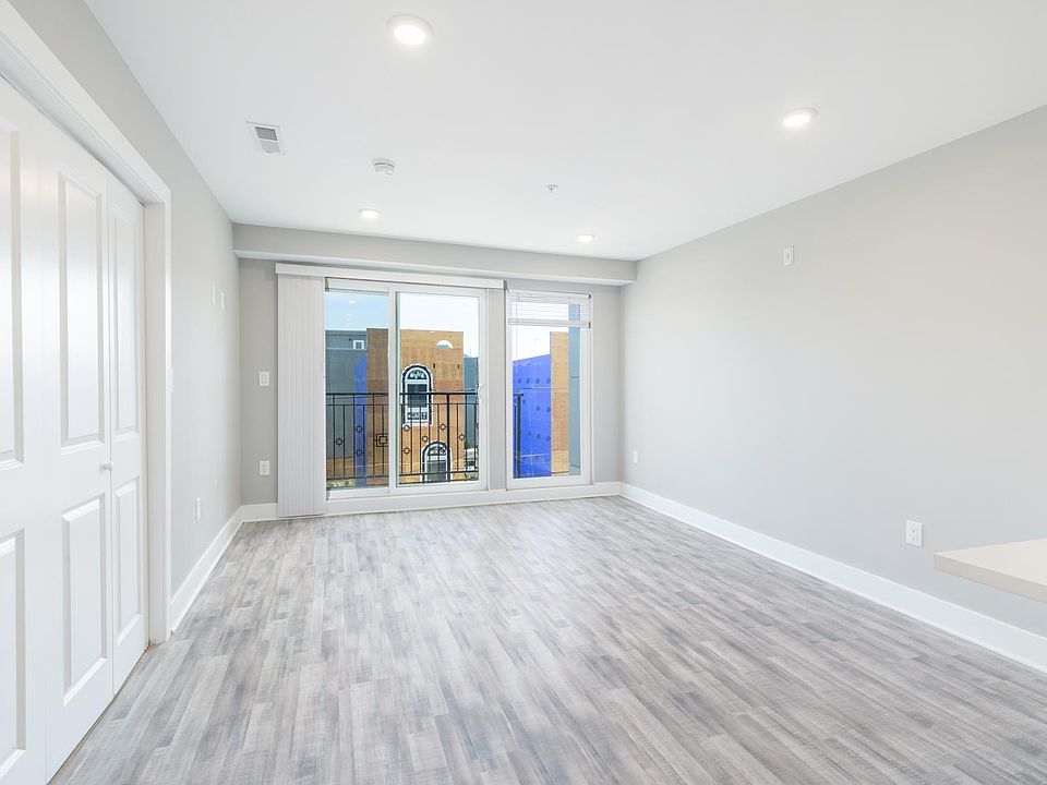 1st image of 2500-02 N Mascher St #9