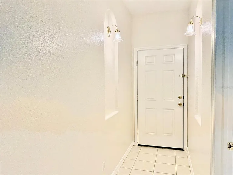 819 Fairwaycove Ln #102 — Photo 3