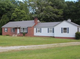 1612 Sweetwater Rd, Greenwood, SC 29646