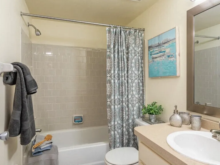Bay Club Apartment Homes — Photo 7