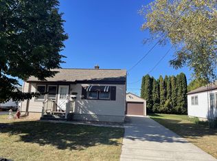 1244 S 31st St, Manitowoc, WI 54220