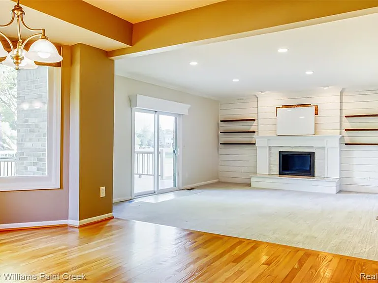 1346 Arbor Creek Dr — Photo 14