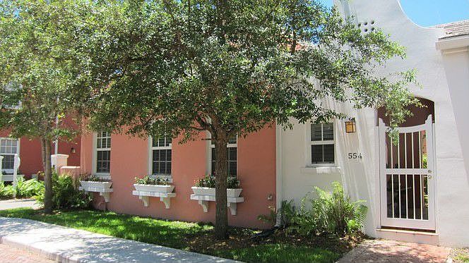 1st image of 554 Loretto Ave #15