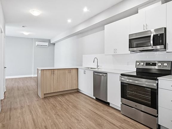3rd image of 2396 Cleroux Cres #209