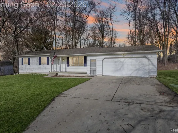 4435 Meadowbrook Dr, Flint, MI 48506